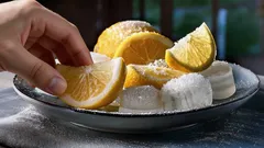 Wat gebeurt er als je een hele citroen invriest? Een simpele truc met veel voordelen